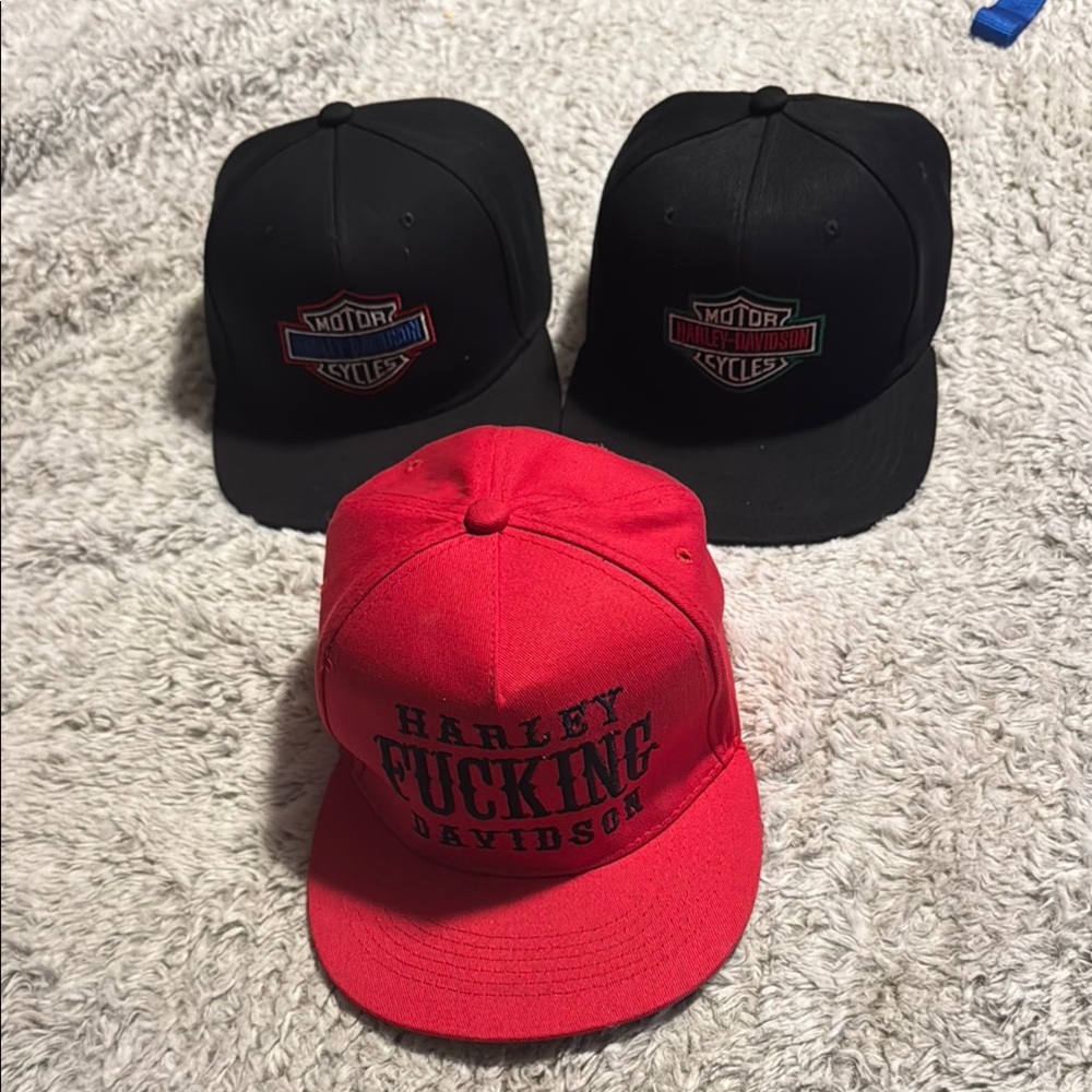 Harley Davidson Logo Caps Set - Black and Red